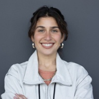 cansu_y_headshot-1